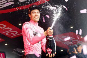 Wielrennen Giro 2016 03 Dumoulin stapt af champagne